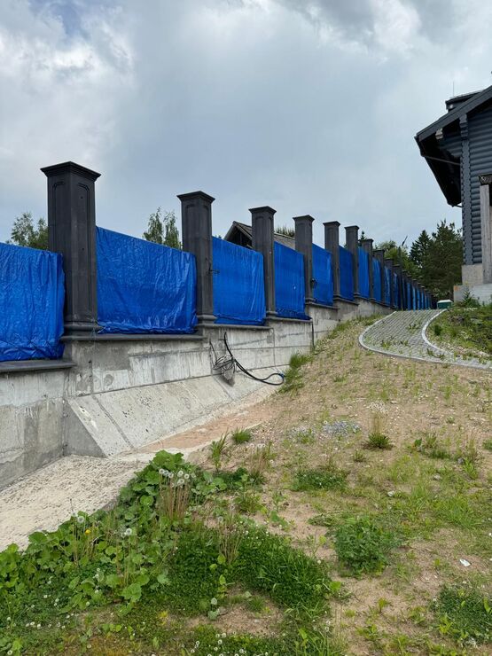 Столбы и парапет пролетов Цвет N300K черный